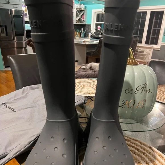 Balenciaga | Shoes | Ballenciaga Men Croc Boots Gray Never 